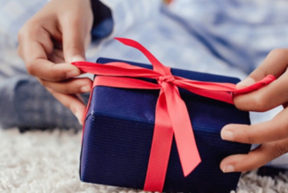 درک بچه ها از هدیه دادن به دیگران