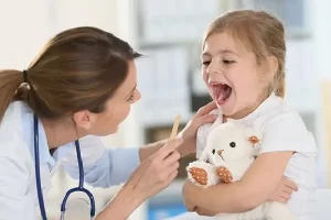 راهنمای انتخاب زمان مناسب برای سپردن کودک به پرستار